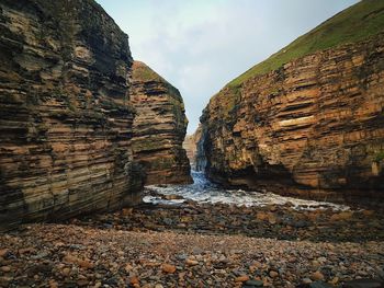 Scenic view of drumhollistan puffin cove