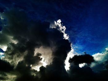 Low angle view of cloudy sky