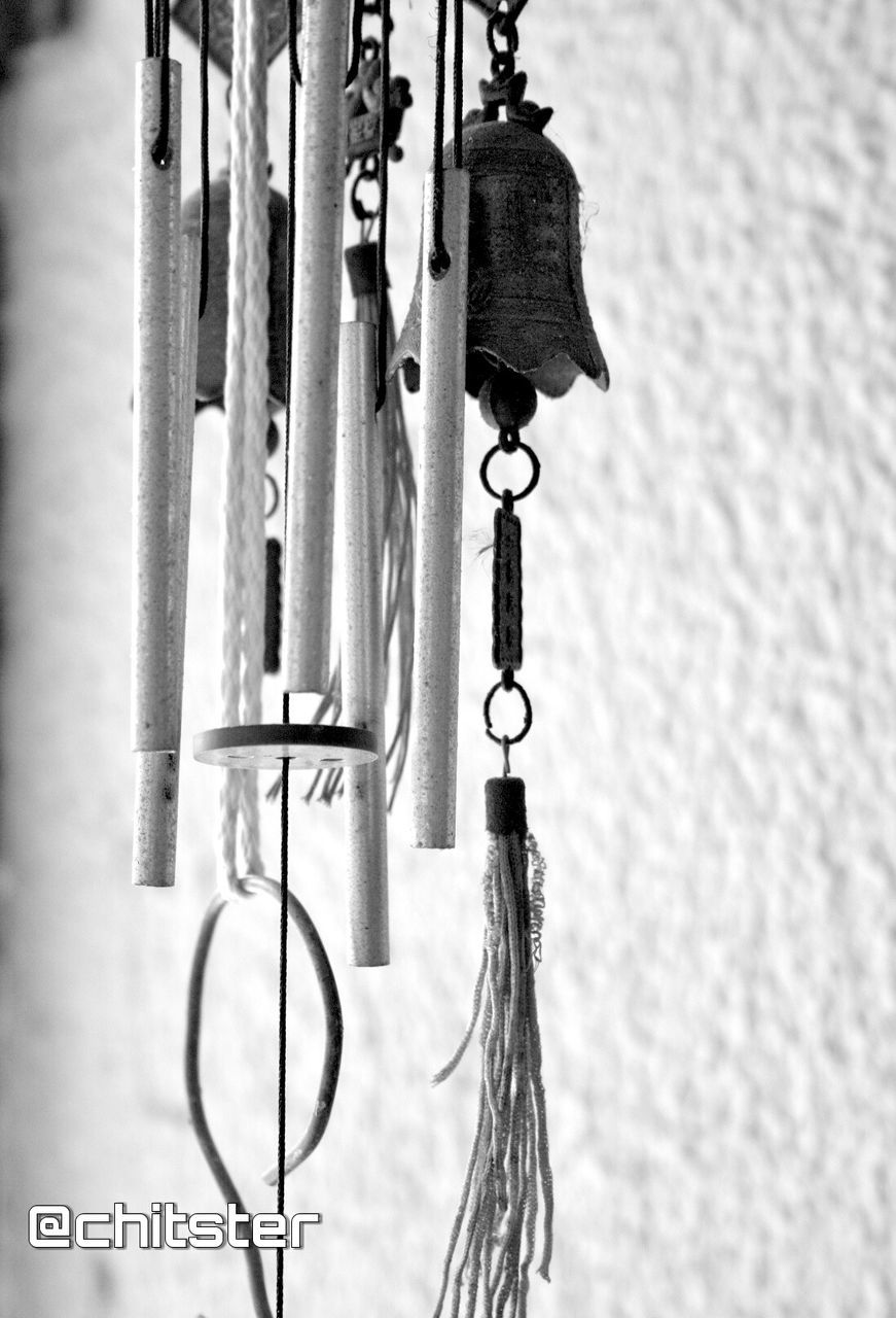 metal, hanging, close-up, focus on foreground, cable, still life, pole, day, equipment, in a row, metallic, no people, safety, protection, rope, chain, outdoors, selective focus, security, lock