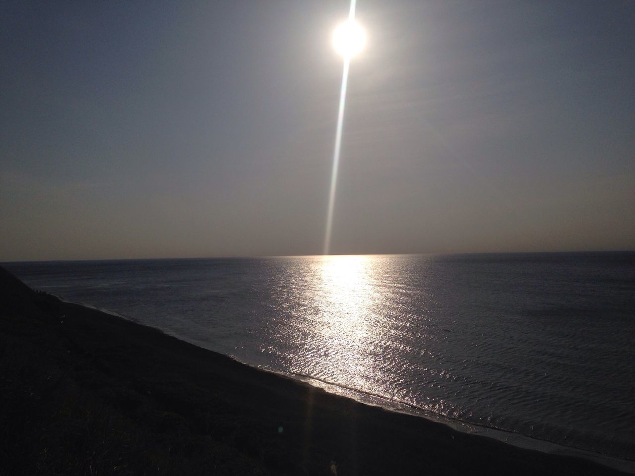 horizon over water, sea, water, sun, tranquil scene, scenics, tranquility, reflection, clear sky, beauty in nature, copy space, idyllic, sunset, nature, sunlight, beach, sunbeam, sky, silhouette, seascape